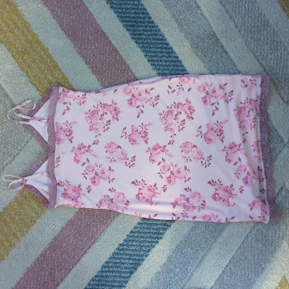 5/$25🌻 Pink Floral Slip Dress - Picture 2 of 3